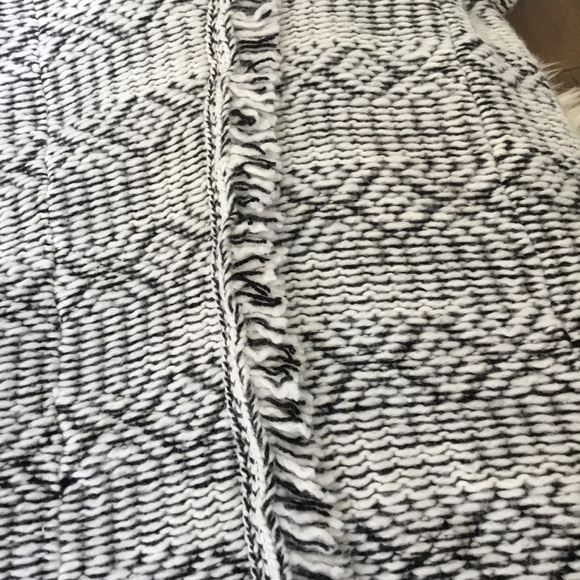 Gap XS Black & White Fringe Open Front Sweater - Picture 5 of 8